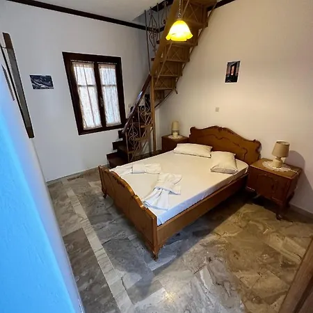 Granny's House Apartamento Naxos City